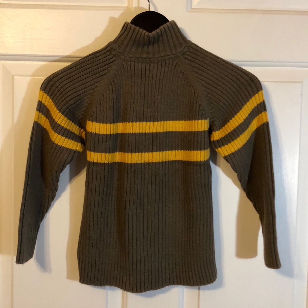 GAP - Picture 2 of 5